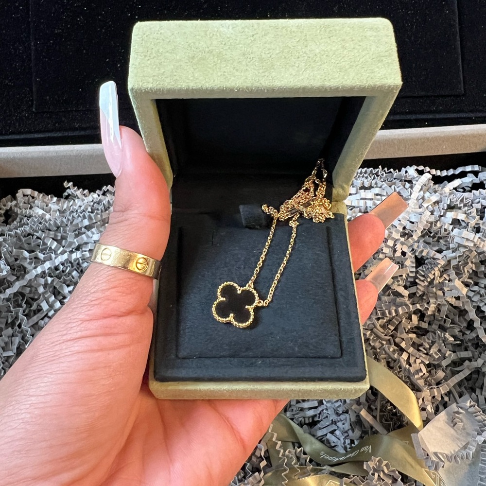 Onyx Van Cleef & Arpels Vintage Alhambra Pendant